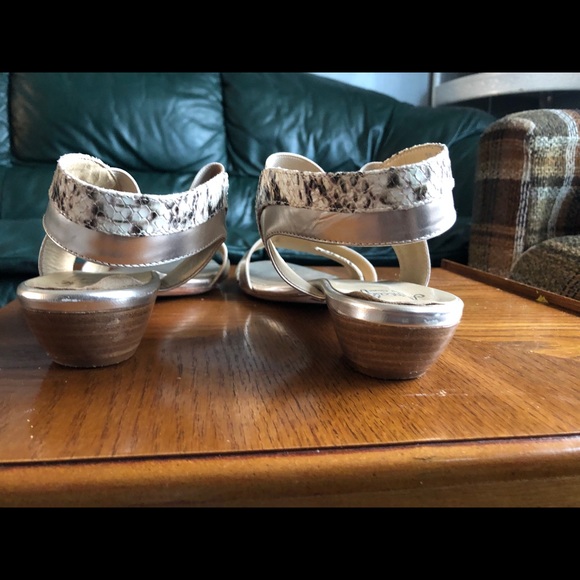 Sandles - Picture 3 of 6